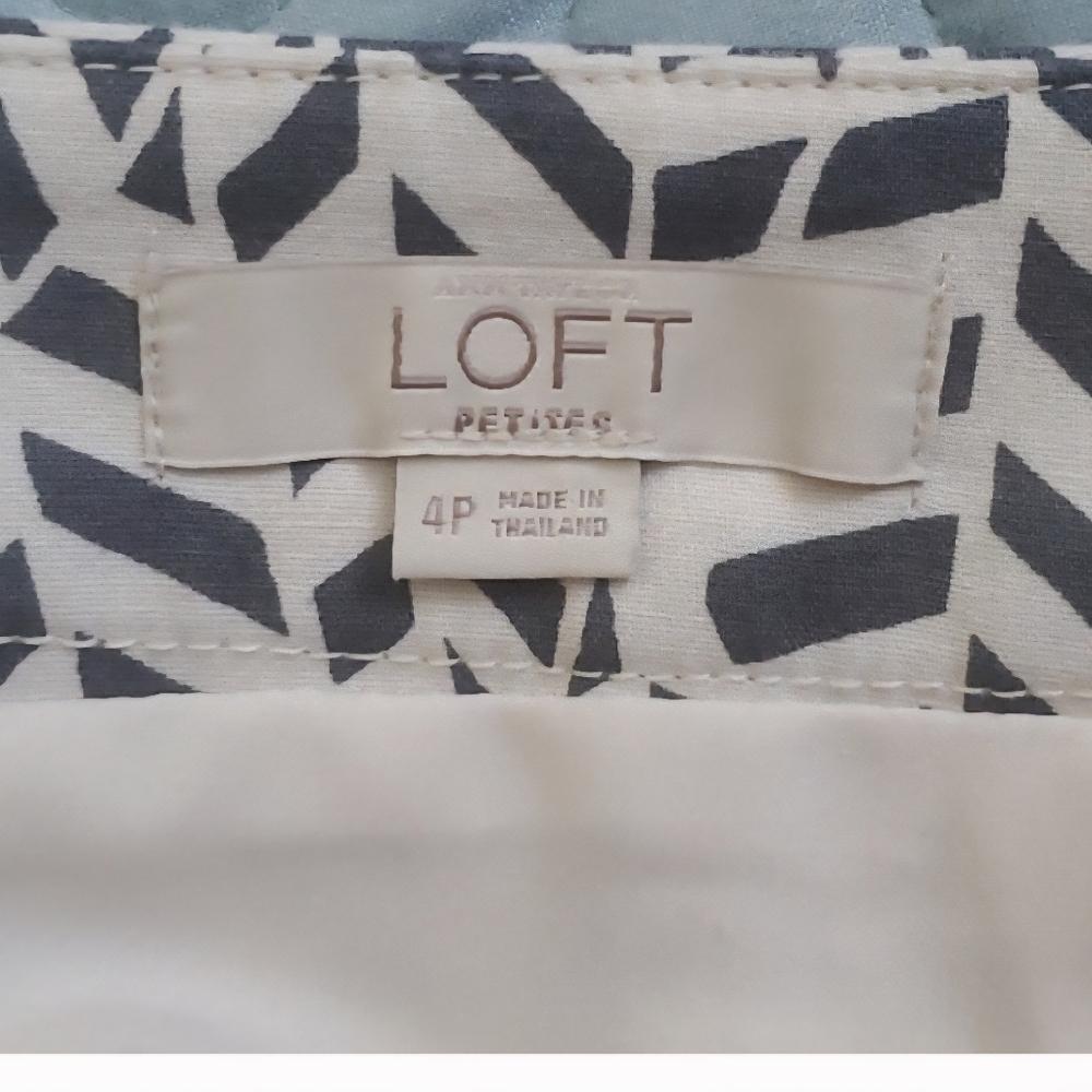 LOFT Petite Gray & White Pattern Pencil Skirt - Picture 6 of 7